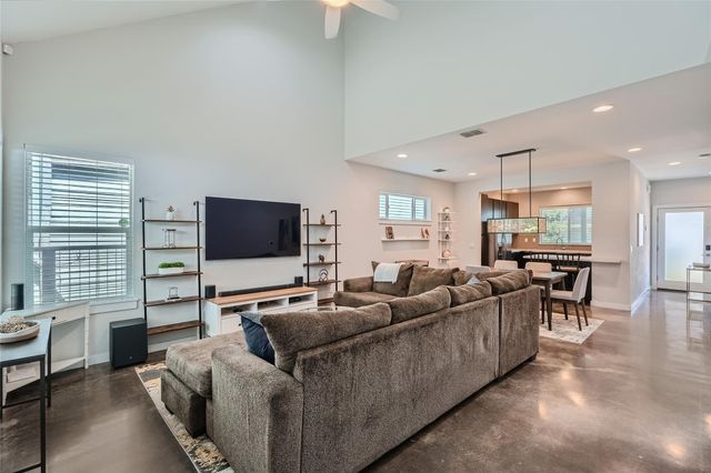 301 W Stassney LN 16, Austin, TX 78745