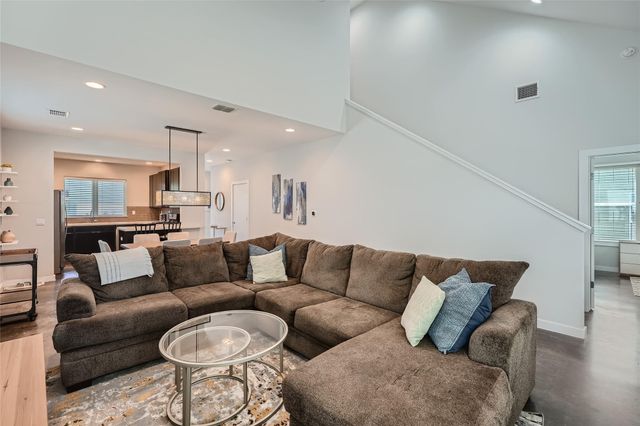 301 W Stassney LN 16, Austin, TX 78745