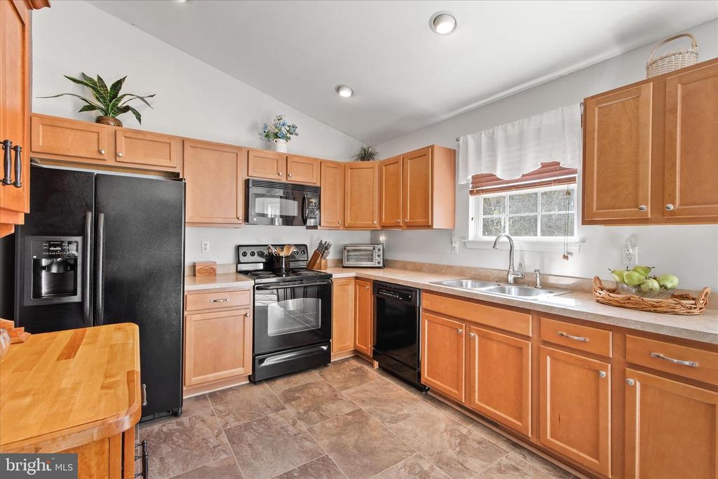 Image 12 of property listing at 2032 PONDTOWN RD, Chestertown, MD 21620