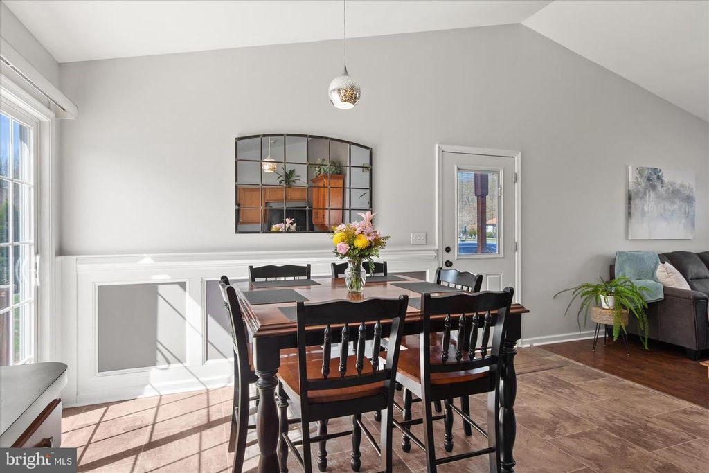 Image 9 of property listing at 2032 PONDTOWN RD, Chestertown, MD 21620