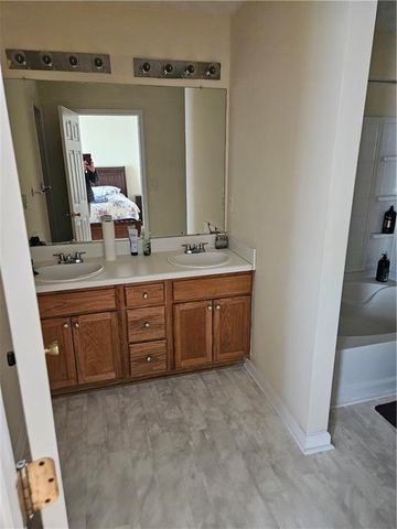 2315 Oakland Spring Drive, Snellville, GA 30039