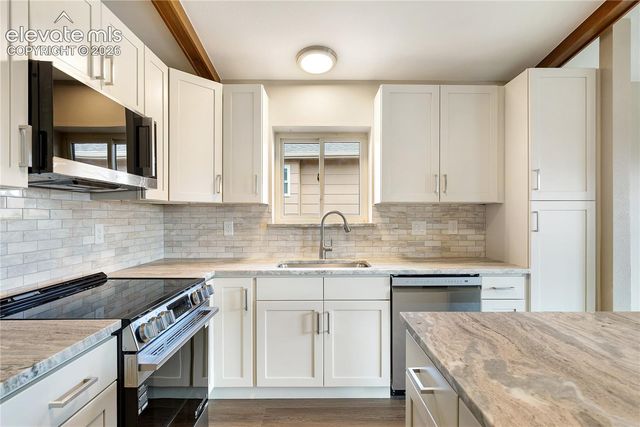 2318 Thornhill Drive, Colorado Springs, CO 80920