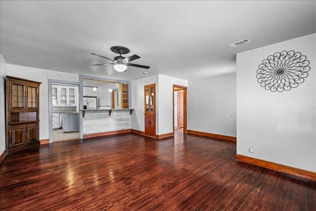 1107 Washington Street, Brenham, TX 77833