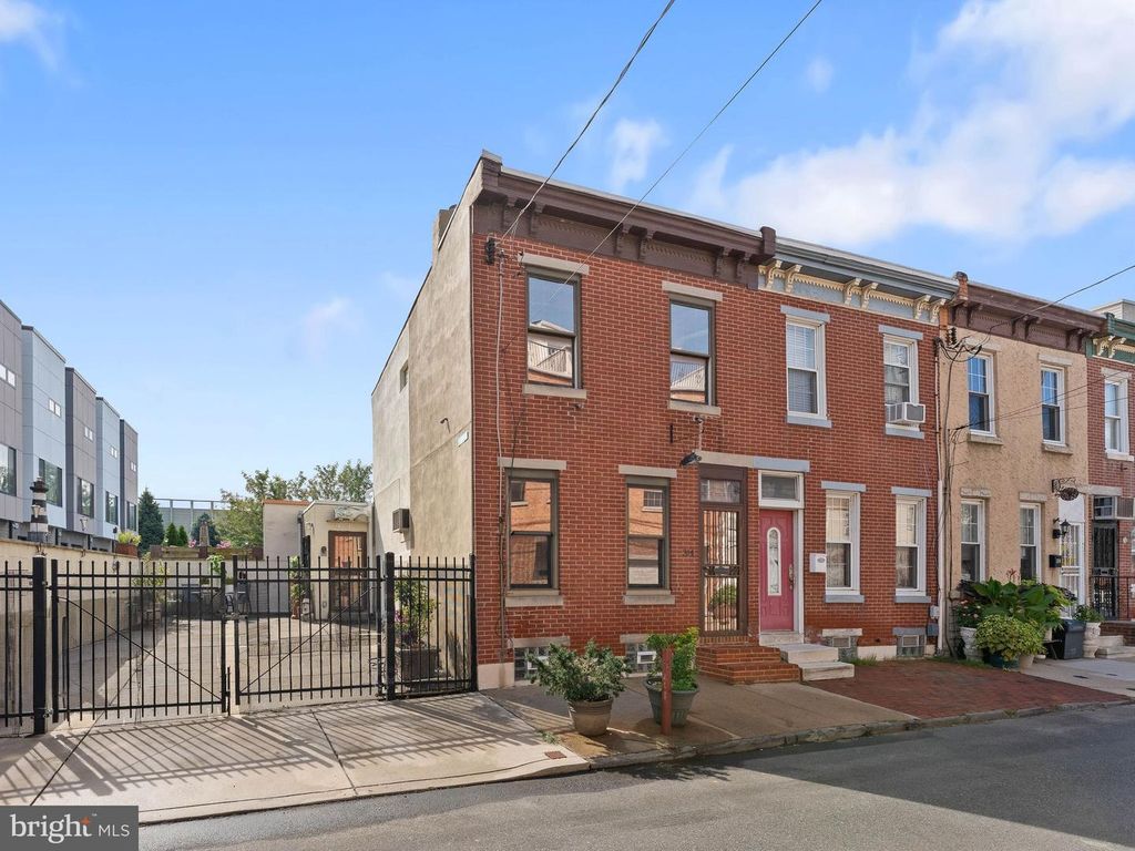 314 E WILDEY ST, PHILADELPHIA, PA 19125 — photo 2