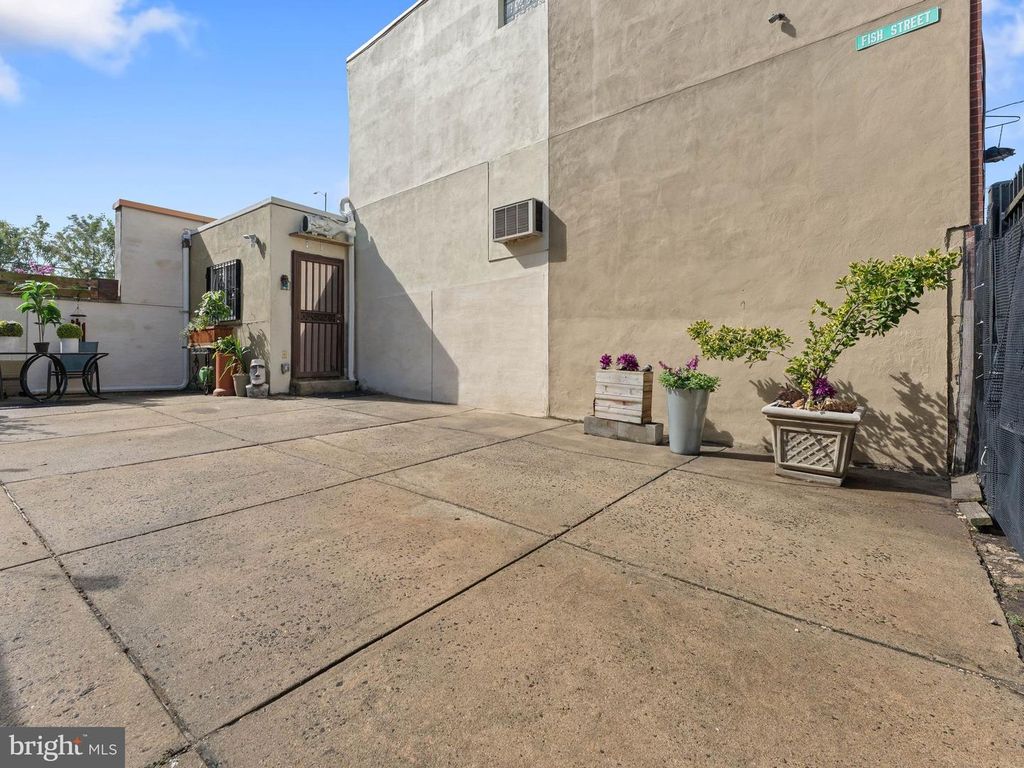 314 E WILDEY ST, PHILADELPHIA, PA 19125 — photo 5