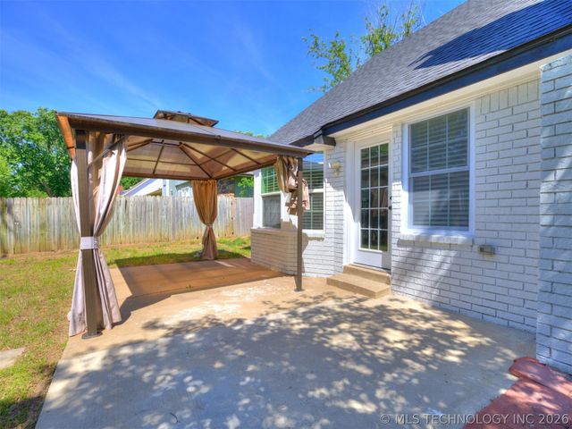 2509 W Broadway Street, Broken Arrow, OK 74012