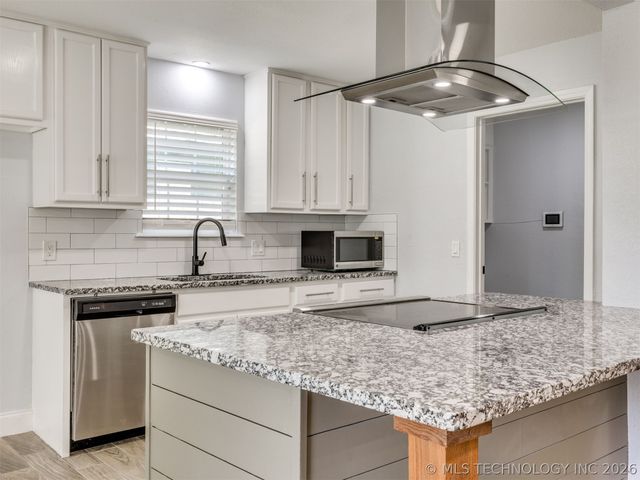 2509 W Broadway Street, Broken Arrow, OK 74012