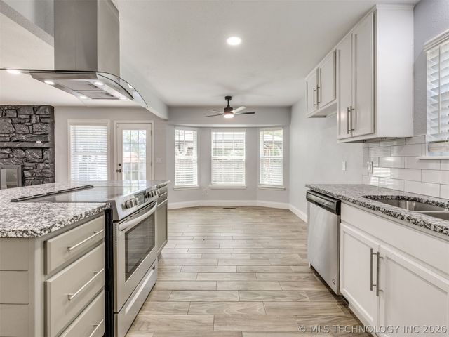 2509 W Broadway Street, Broken Arrow, OK 74012