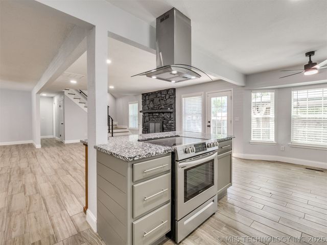 2509 W Broadway Street, Broken Arrow, OK 74012