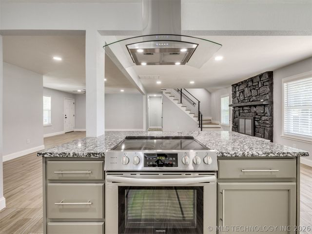 2509 W Broadway Street, Broken Arrow, OK 74012