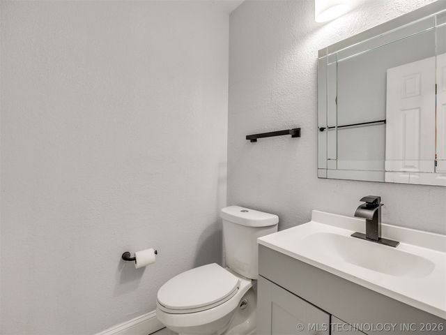 2509 W Broadway Street, Broken Arrow, OK 74012