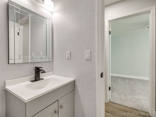 2509 W Broadway Street, Broken Arrow, OK 74012