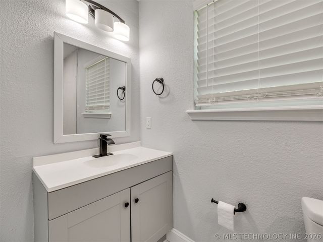 2509 W Broadway Street, Broken Arrow, OK 74012