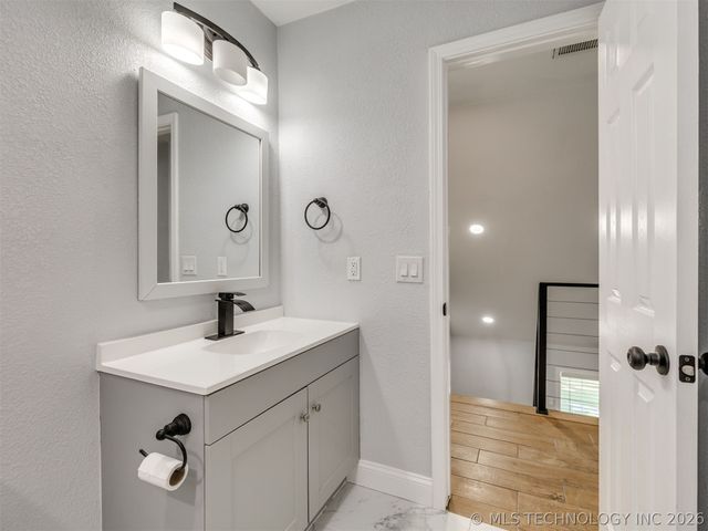 2509 W Broadway Street, Broken Arrow, OK 74012