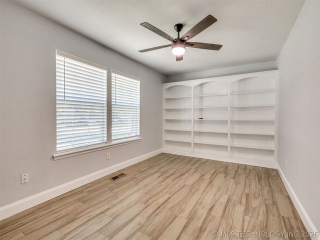 2509 W Broadway Street, Broken Arrow, OK 74012