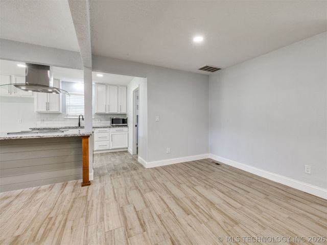 2509 W Broadway Street, Broken Arrow, OK 74012