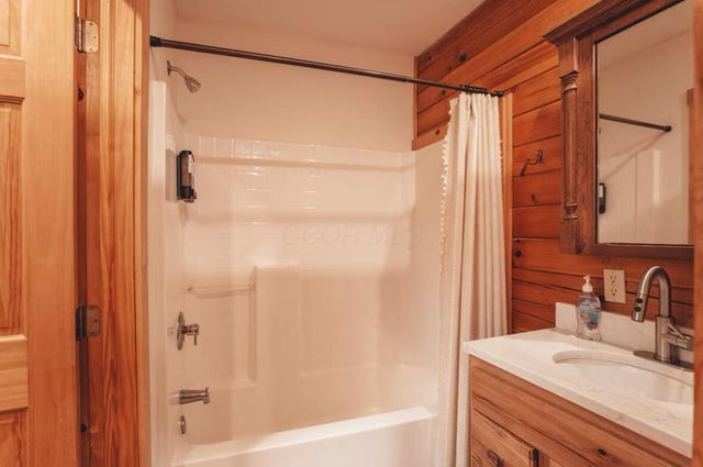 18435 Goat Run Honey Fork Road, Logan, OH 43138