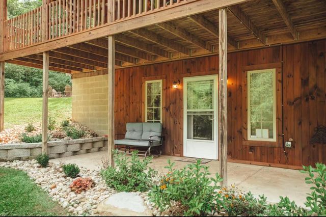 18435 Goat Run Honey Fork Road, Logan, OH 43138