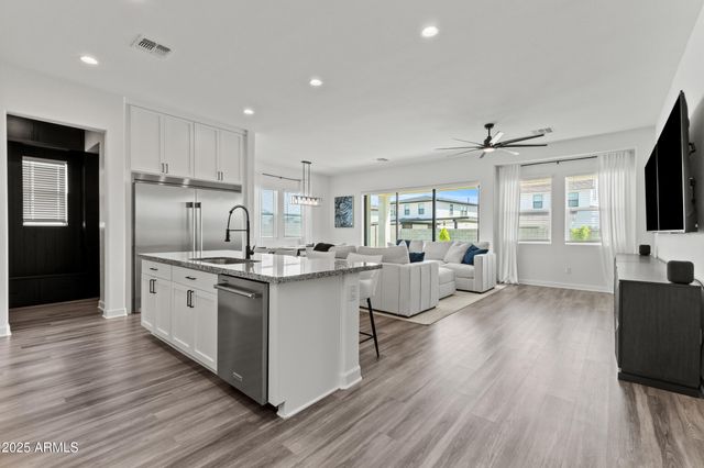 35173 N COVELITE Way, San Tan Valley, AZ 85144