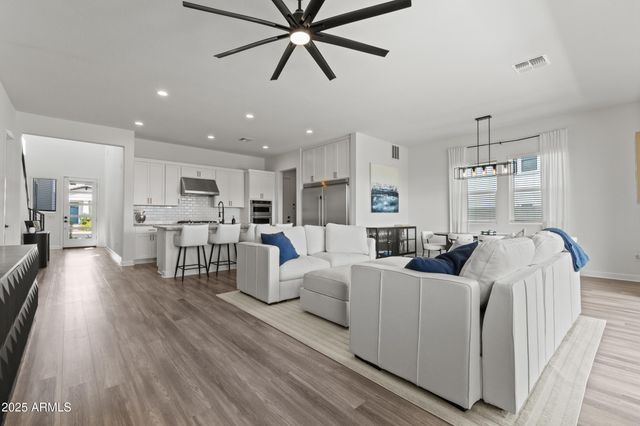 35173 N COVELITE Way, San Tan Valley, AZ 85144