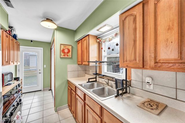 5055 Brooksdale Road, Mentor, OH 44060