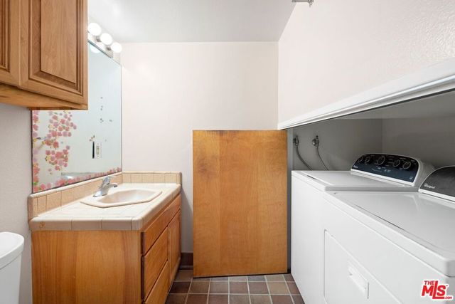 2412 Ocean Avenue 2, Venice, CA 90291