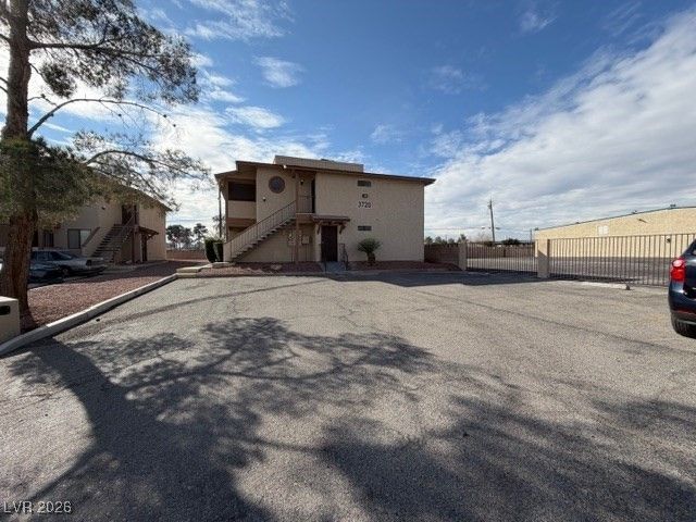 3720 Snorkel Circle D, Las Vegas, NV 89108