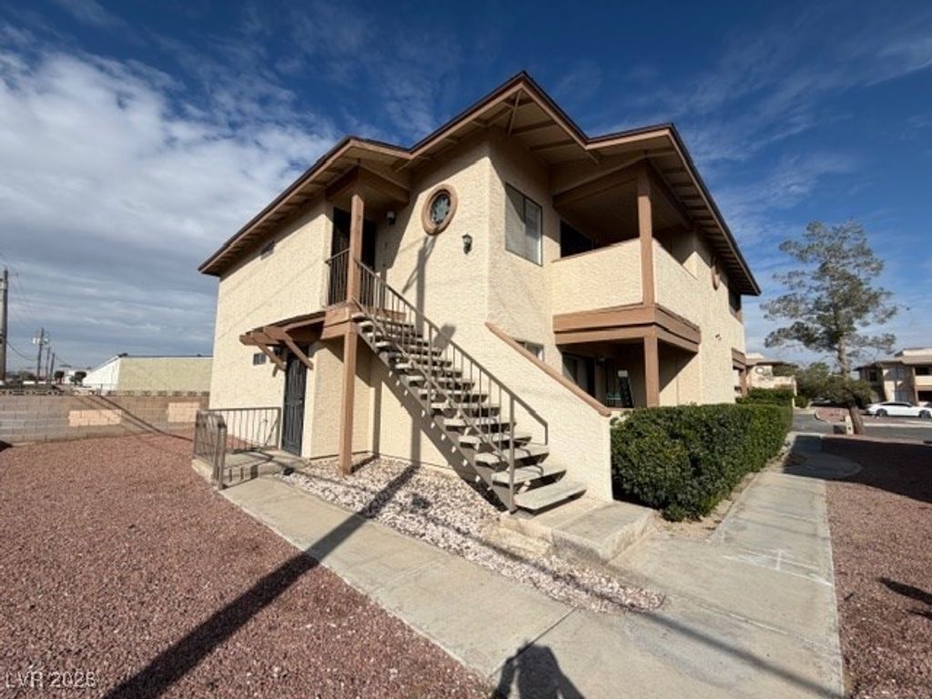 3720 Snorkel Circle D, Las Vegas, NV 89108