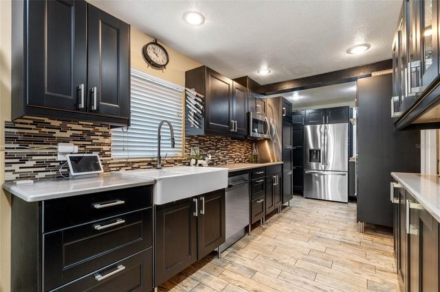 1102 N PALMETTO STREET, Leesburg, FL 34748