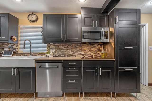 1102 N PALMETTO STREET, Leesburg, FL 34748