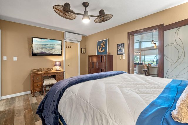 1102 N PALMETTO STREET, Leesburg, FL 34748