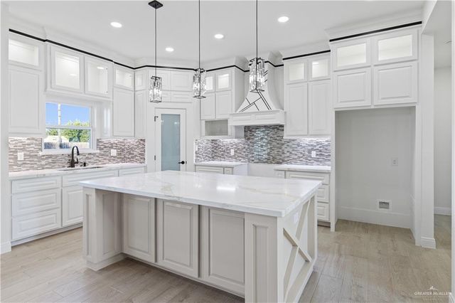 2614 Blue Jay Street, Weslaco, TX 78596