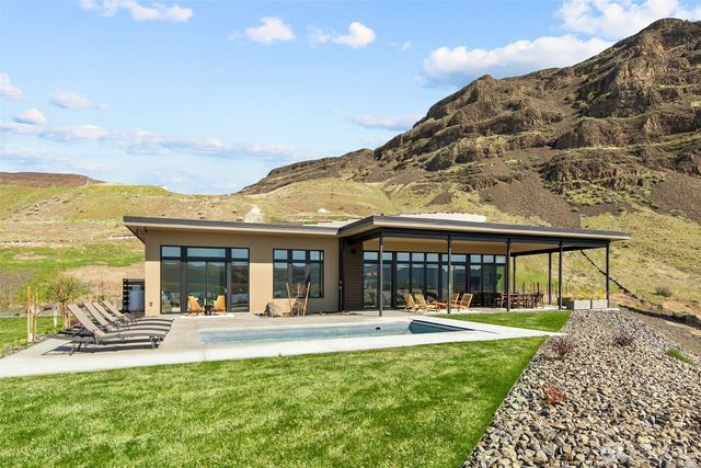 23397 Canopy Drive NW, Quincy, WA 98848