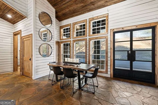 166 Red Oak Lane, Mccaysville, GA 30555