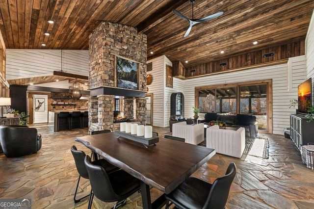 166 Red Oak Lane, Mccaysville, GA 30555