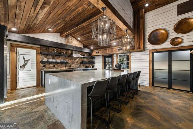 166 Red Oak Lane, Mccaysville, GA 30555