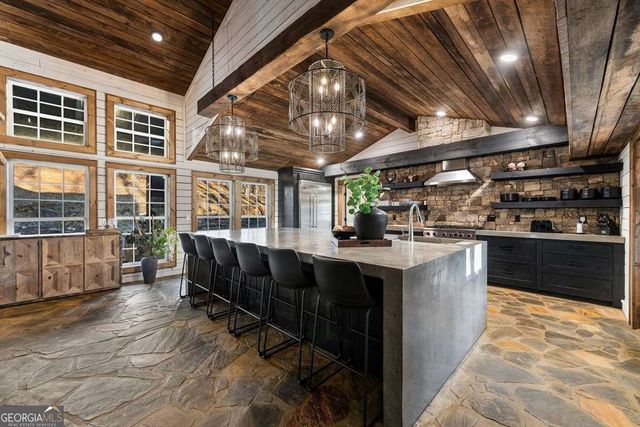 166 Red Oak Lane, Mccaysville, GA 30555