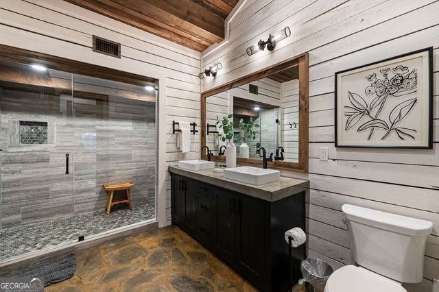 166 Red Oak Lane, Mccaysville, GA 30555