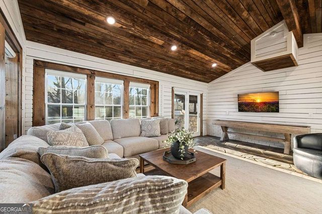 166 Red Oak Lane, Mccaysville, GA 30555