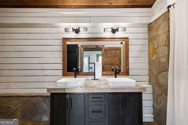 166 Red Oak Lane, Mccaysville, GA 30555