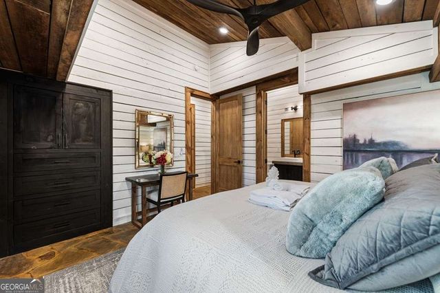 166 Red Oak Lane, Mccaysville, GA 30555