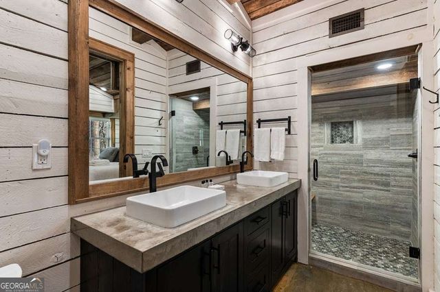 166 Red Oak Lane, Mccaysville, GA 30555