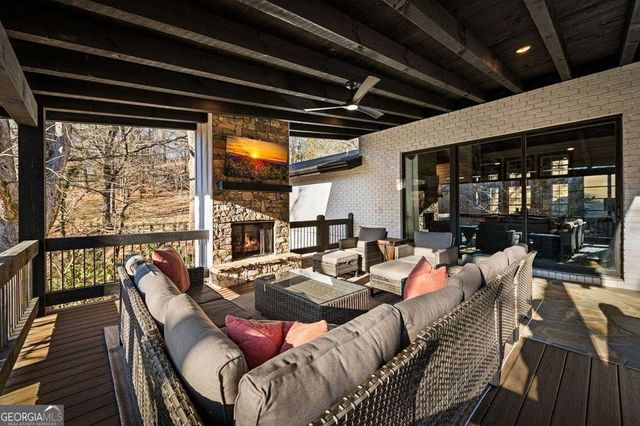 166 Red Oak Lane, Mccaysville, GA 30555