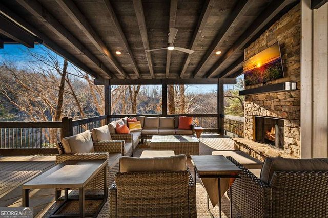 166 Red Oak Lane, Mccaysville, GA 30555