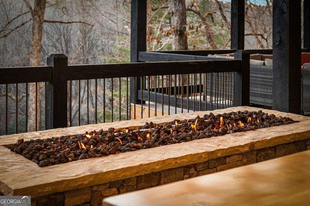 166 Red Oak Lane, Mccaysville, GA 30555