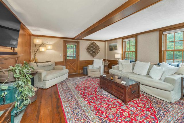 64 N Amherst Road, Bedford, NH 03110