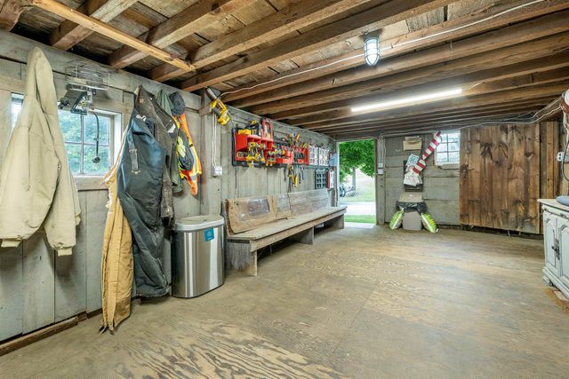64 N Amherst Road, Bedford, NH 03110