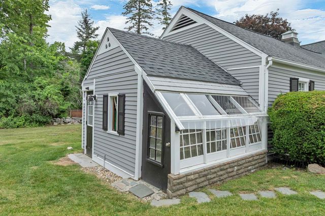 64 N Amherst Road, Bedford, NH 03110
