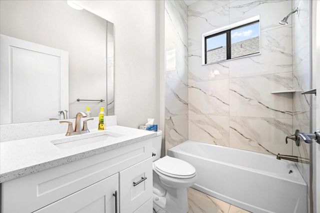 11 GREEN CIRCLE, Palm Coast, FL 32164