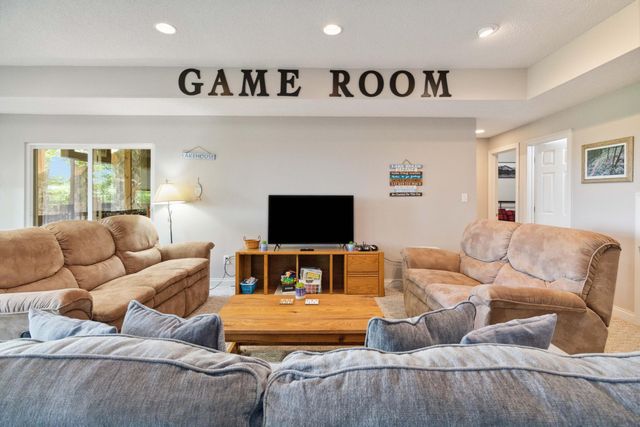 31 Sky View Lane, Burnside, KY 42519